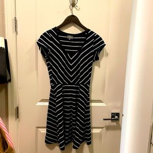 Market and Spruce navy/white dress size small.